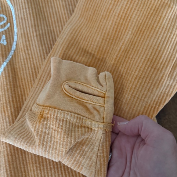 University of Tennessee Orange Sweatshirt - Picture 2 of 6